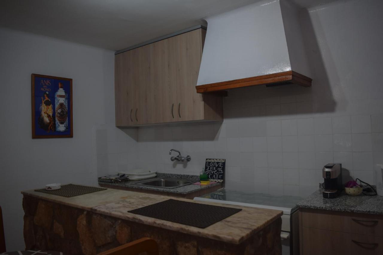 La Casa De Las Burbujas Azules Caspe Exteriör bild