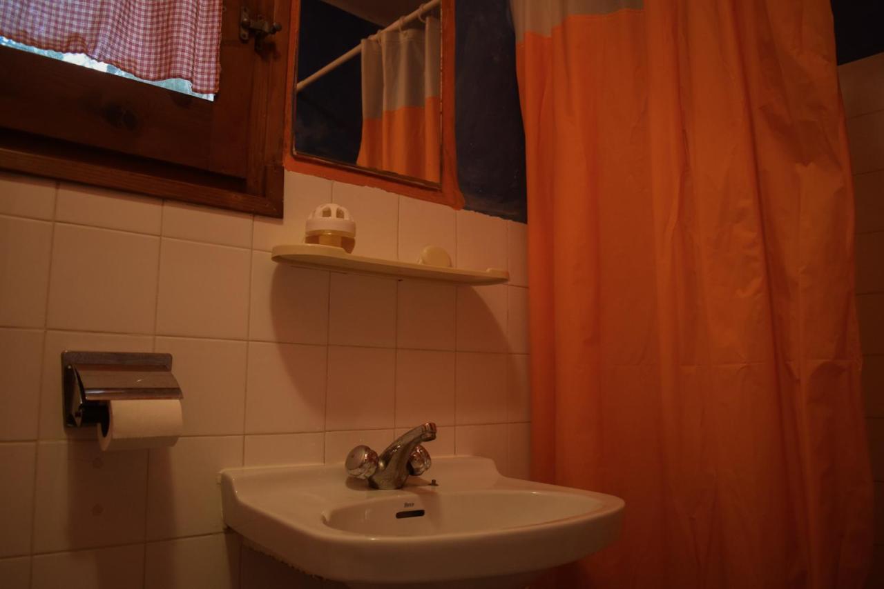 La Casa De Las Burbujas Azules Caspe Exteriör bild